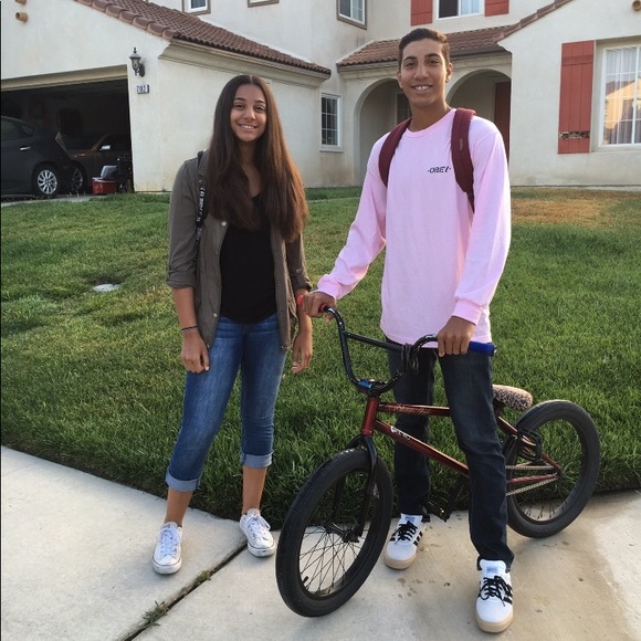 Meet your Posher, Nancy M (diamondmnm) since 3/13 - Picture 3 of 5